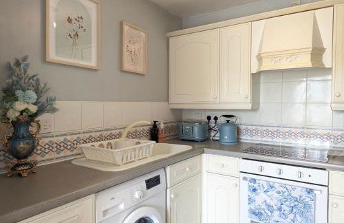 Vintage 2-Bed City Centre Gem Free Parking - Foto 16