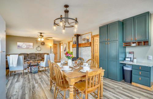 Idyllic Rye Cabin Deck with Mountain Views! - Foto 11