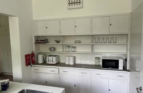 Spacious and stylish with games room, huge garden, peaceful surroundings - Foto 21