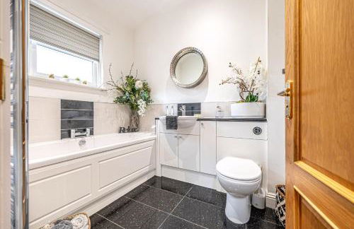 Caledonia House- Luxurious Sea View House Near Edinburgh by Urban Haggis Stays - Foto 30