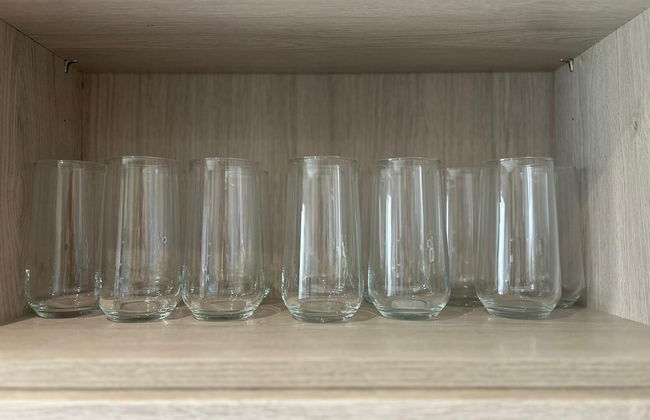 Private 5 bedroom Whole House - Photo 6