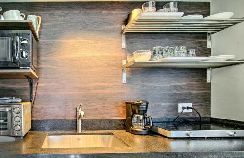 1 Mi to Deerfield Beach Stylish Studio with Pool! - Photo 5