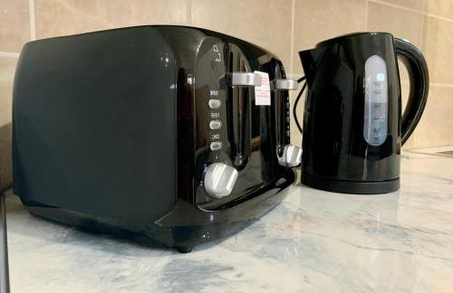 Cheerful - 3 Bed - Serviced Accommodation - In Heart of Northumberland - Sleeps 6 - Foto 18