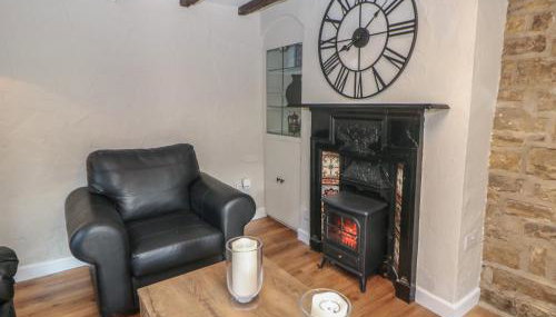 Lake Side Cottage - Photo 5