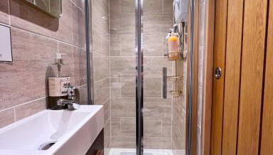 The Tower, 1 bed 1850's Tiny House - Foto 5