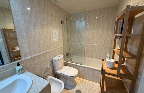 Cálido apartamento con PISCINA y garaje - Foto 15