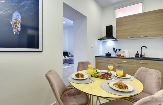 D&A Central Luxury Apartments - Photo 57