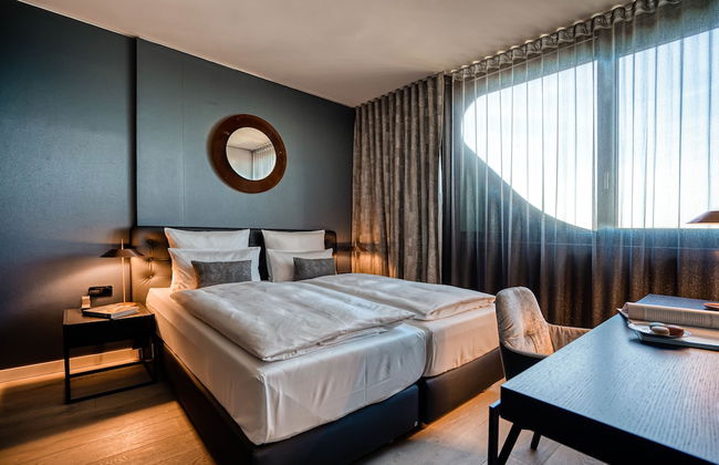 CLOUD No7 Apartments - Photo 3