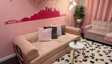 Pinksburgh pet-friendly by Strip, stadium, skyline - Foto 2