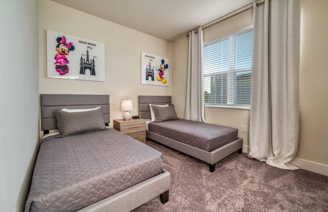 Spacious New Modern Retreat - Foto 18