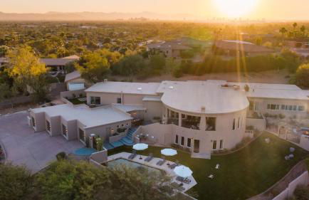 Julep by Avantstay Stylish 9 BR Estate w/ Mid-century Modern Decor - Foto 98