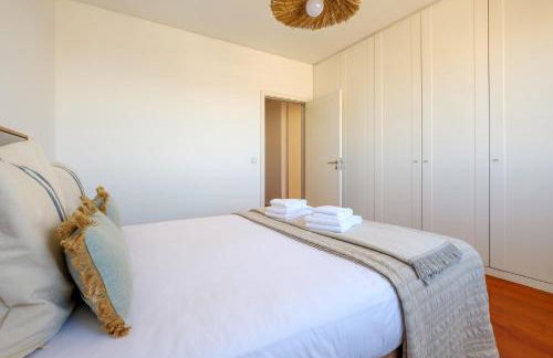 Skyview 2BR with Balcony and Garage - Foto 6