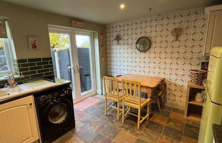 Two bedroomed Cosy cottage close to Wakefield and motorway networks Ideal for long stays and contractors - Foto 12
