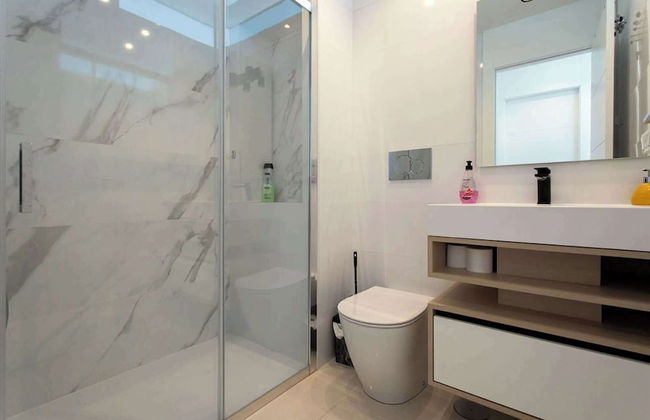 Sunset Paradise - Sleeps 4, Pool, Terrace & Views - Foto 8