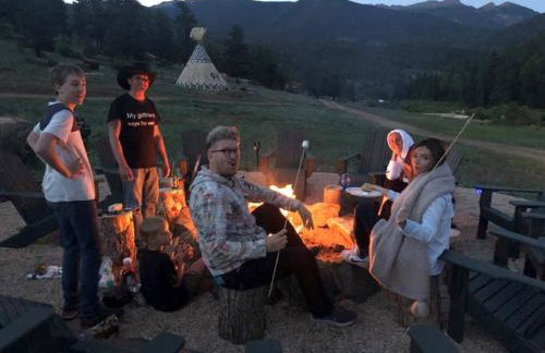 The Basecamp Cabin [RIGHT] at Bison Peak Lodge - Foto 9