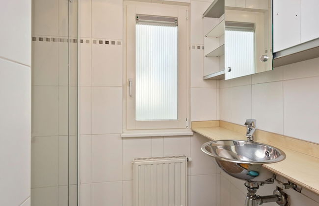 Light and Quiet Chalet With Beautiful Terrace Near Historic Goedereede - Foto 15