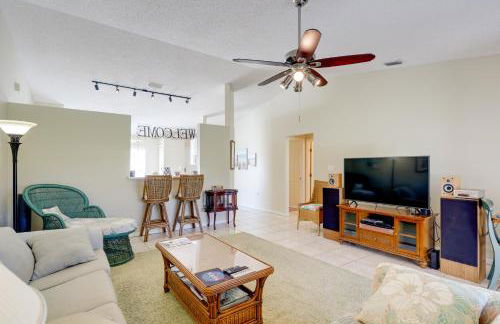 Bright Titusville Retreat with Lanai - WFH Friendly! - Foto 4