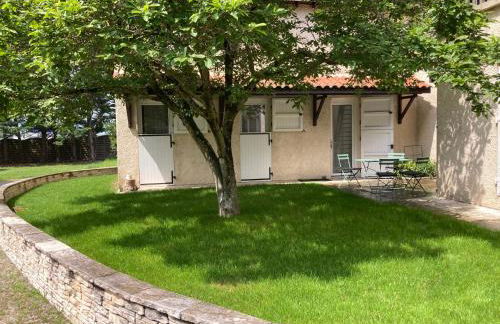 Logement type 2 dans un parc verdoyant - Foto 1