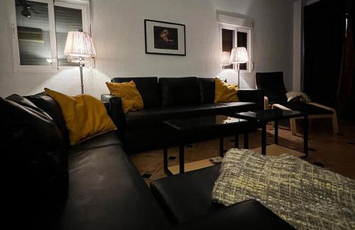 Lovely 10-bed Villa With Private Pool & Garden - Foto 15