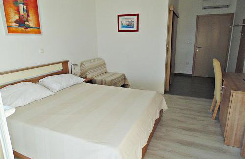 House Natali 70m from the beach - free EV top up - Photo 43