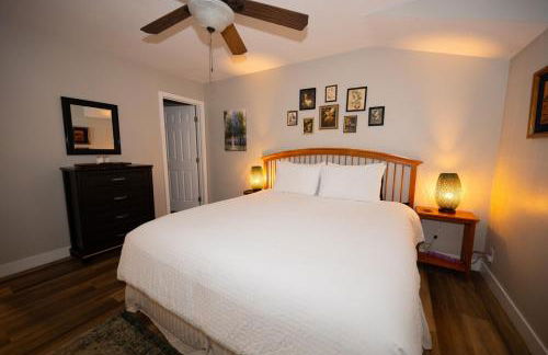 Beach Home in Quiet Neighborhood 5 minutes from the Pier - Foto 19