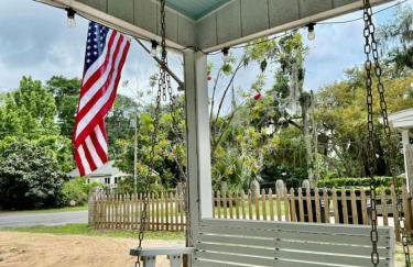 3 Min Walk to Starbucks. Pet Yes - Photo 38