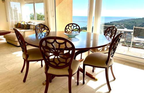 Espectaculares vistas al mar en chalet con piscina - Foto 10