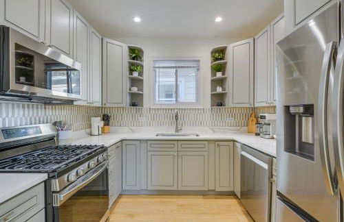 Shop, Dine and Unwind Oak Park Home with Private Yard - Foto 4