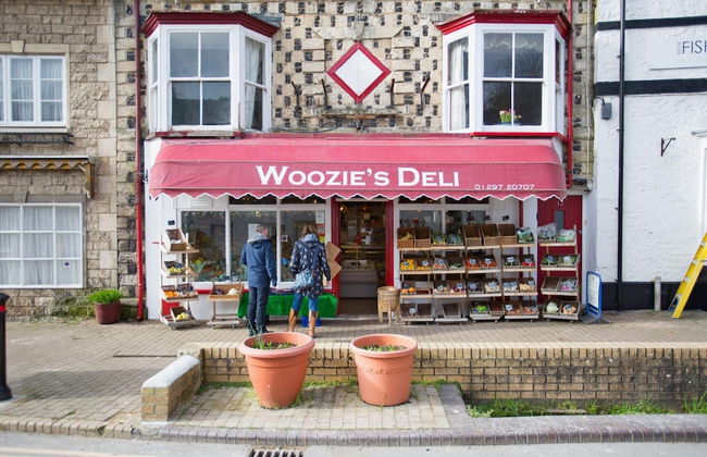 Fantastic 1BD Hideaway, 2 Minutes to the Sea - Photo 17