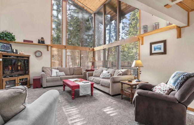 Sundance Foosball Table, Bbq, Near West Beach - Photo 1