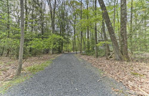 Updated Stroudsburg Home with Spacious Deck! - Foto 29
