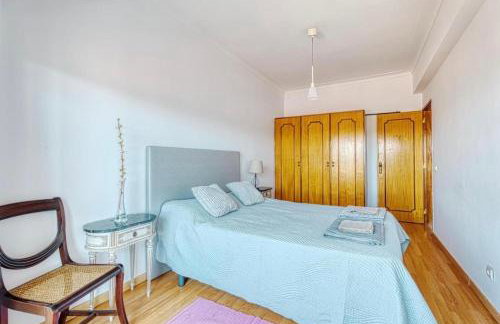Only 10 min from Lisbon city centre, 15 min driving from the beaches! - Photo 6