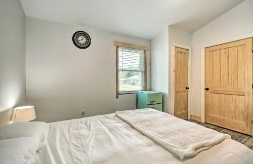 Modern Moncks Corner Home with Fenced Backyard! - Foto 15