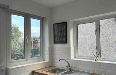 Dallas House - Easy links to LHR and London - Foto 5