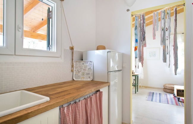 Cute Yellow Handmade House With Garden - Foto 19