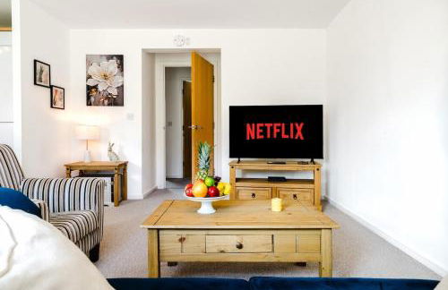 2BR Flat Near City Centre with Free Parking - Foto 13