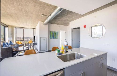 Bright & Modern 2BR Perfect City Escape - Foto 13