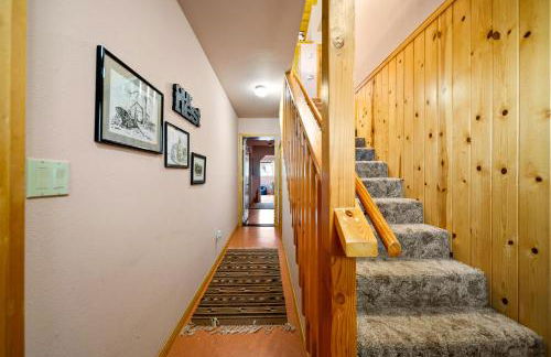 Breathtaking Cabin Backing the National Forest - Foto 49