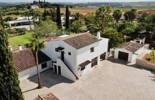 Palmeiras Cottages - Photo 2