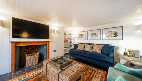 Barometer Cottage - Photo 1