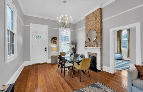 Bright Uptown home w gated parking - Foto 2