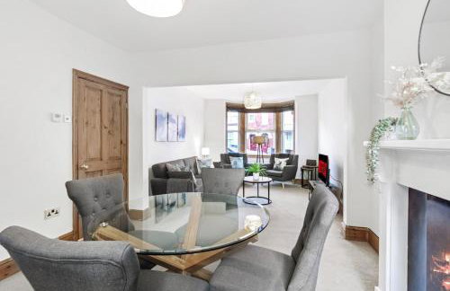 Home Away I 3BR Comfort Suite I Private Courtyard I Super Fast Wi-Fi I Free Parking - Foto 8