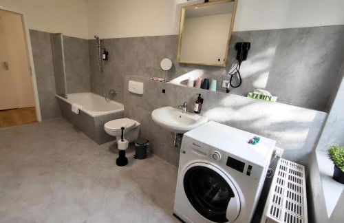 BohnApartments Bechstein - sehr ruhig - 3 Schlafzimmer - Balkon - Stellplätze- WLAN - Vollausstattung - Foto 7