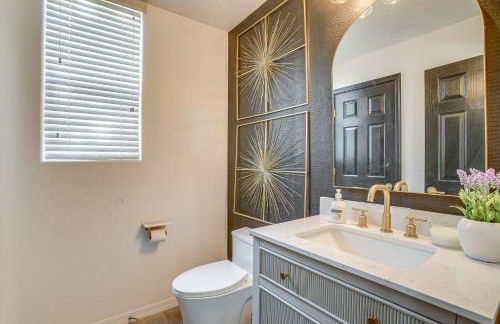 Relax Poolside! Home 6 Mi to Camelback Ranch - Foto 2