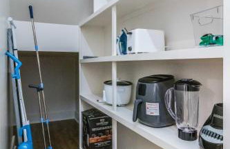 Brand New Designer Townhome in the Middle of Town - Foto 30