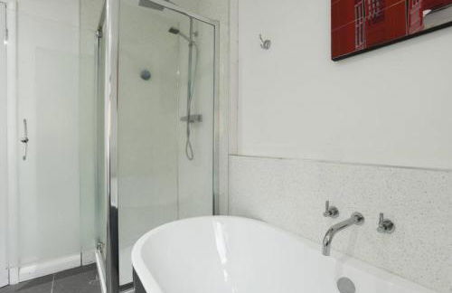 Air Maison - Large Family Home with Pool Table - Photo 17