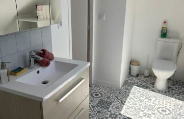 Maison familiale, 13 lits, 3 SDB, parking gratuit, jardin, terrasse - Foto 29