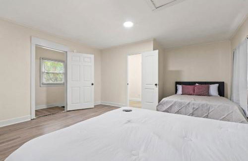 Modern Gem 2 Homes Rental Sleeps 10 - Foto 26