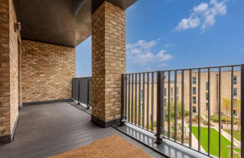 Beautiful Canal Side Apartment - City Centre - Balcony, Secure Parking, Self Check-In, Fast WiFi and Smart TV with Sky TV and Netflix by Yoko Property - Foto 19