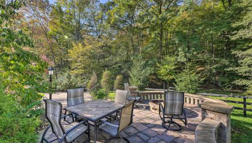Rustic Dundee Log Cabin with Hot Tub and Forest Views! - Foto 4